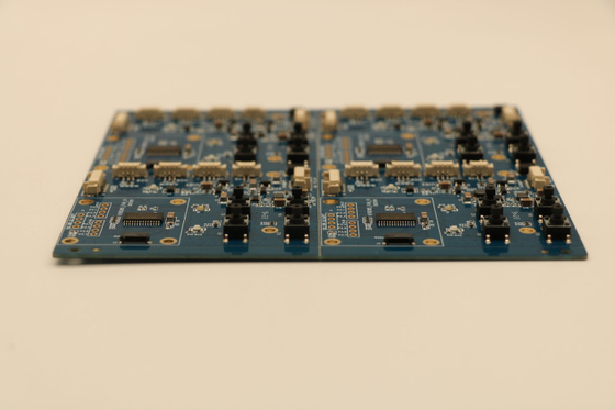 Un bon prix. La fabrication électronique d'Assemblée de SMT de carte PCB de HASL LF entretient l'OEM d'arrêt en ligne