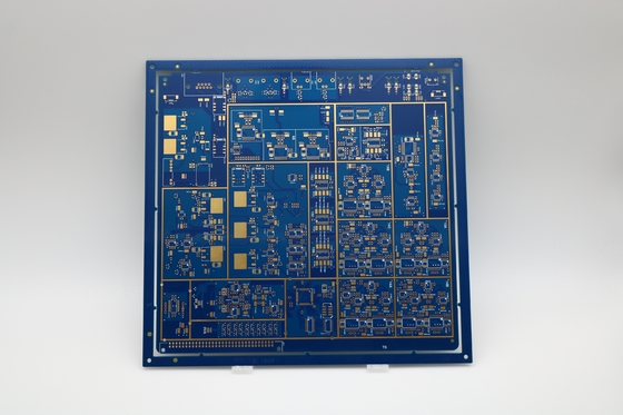 Un bon prix. Le prototype de haute précision électronique le panneau multicouche de carte PCB d'en cuivre de Soldermask FR4 12OZ de vert de carte en ligne