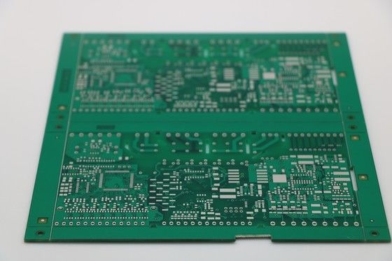 Un bon prix. FR4 Panneaux de circuits imprimés multicouches Verts Soldermask Blanc Silkscreen Service d'assemblage de PCB Panneau de PCB multicouches en ligne